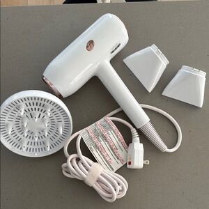 T3 StyleMax Hair Dryer with Attachments